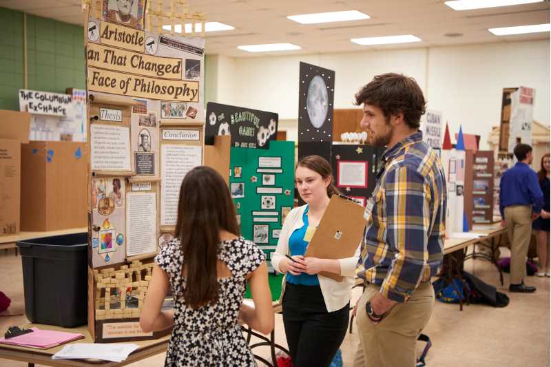 Student describing project during 2016 National History Day