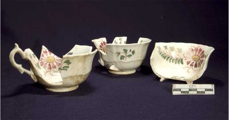 Lessard – Hand-Painted Porcelain Teacups 