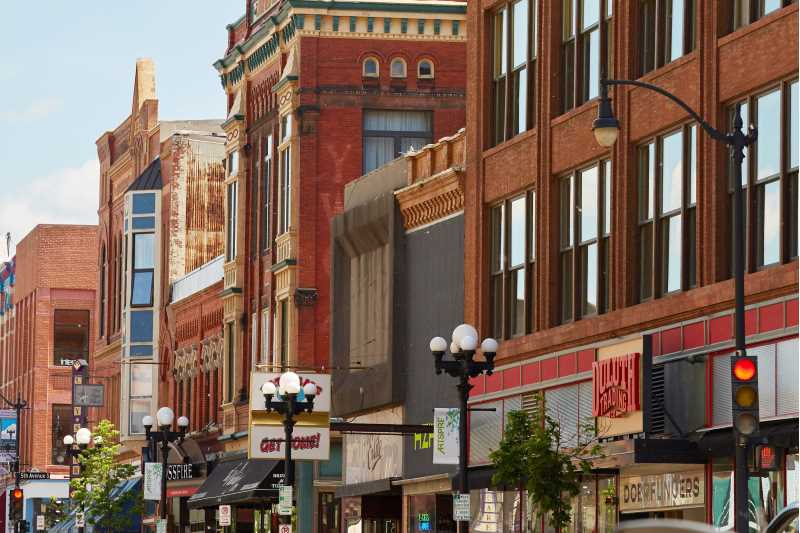 La Crosse is fortunate to have a vast and vibrant business community — with stores, restaurants, events and activities that will appeal to students and families of all interests.