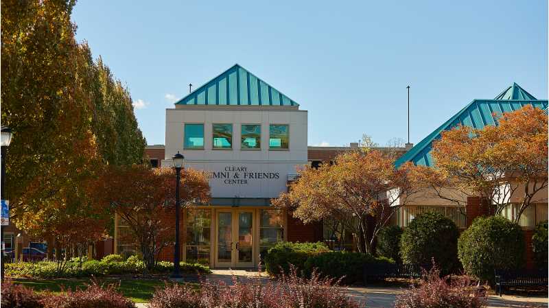 UWL will recognize five outstanding graduates during the Distinguished Alumni Awards ceremony in April 2026.