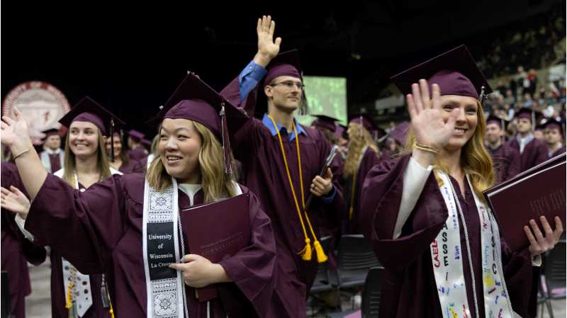 Find out all you need to know before UWL's winter commencement Sunday, Dec. 14.