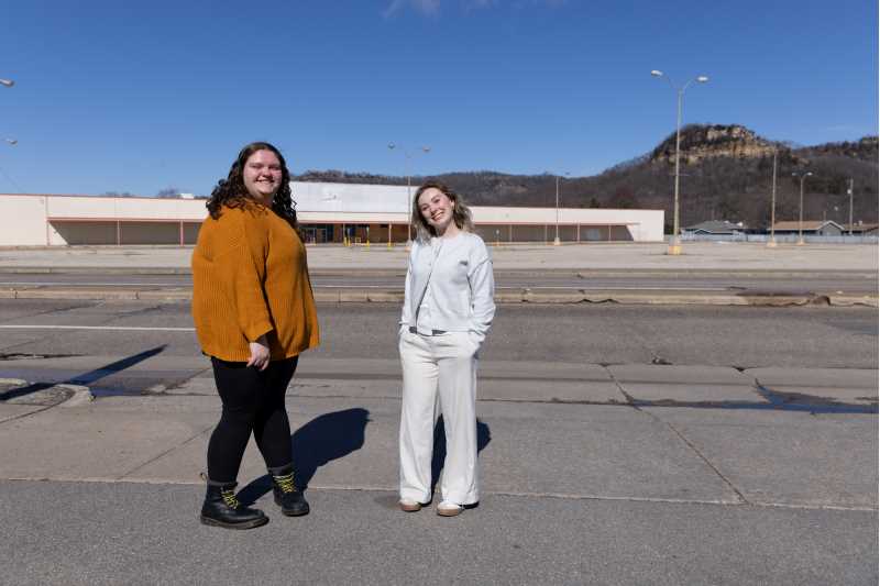 From left, UW–La Crosse students Kylie Lemke, a sophomore majoring in history, and Chloe Malinowski, a junior majoring in archaeology, are both pursuing the university’s Public History Certificate. In their public history class, they explore the history of sites around the city while imagining new possibilities for their future.