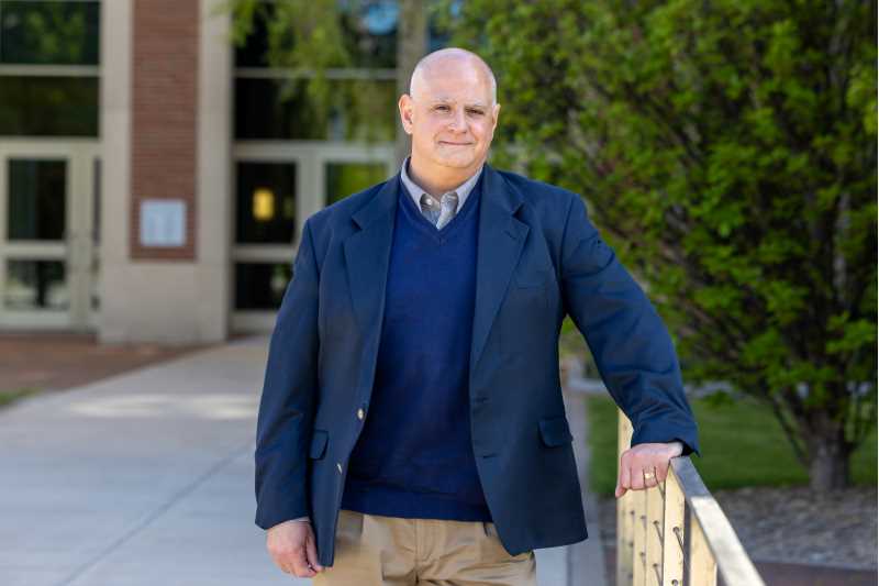 Samuel Scinta, political science instructor and CEO of the La Crosse Area Chamber of Commerce, was named the 2025-26 Higher Education Advocate of the Year by the UW-La Crosse Student Association.