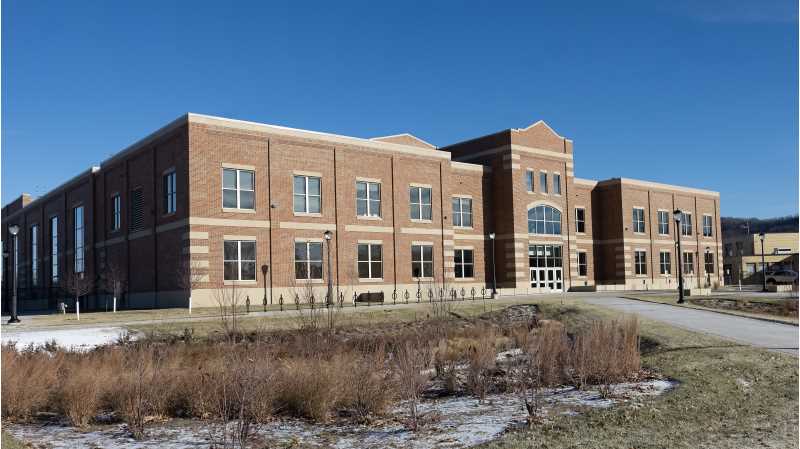 UWL's new, state-of-the-art Fieldhouse will play host to the Alumni Track Weekend Jan. 13 and 14. Attendees are asked to register (link below).