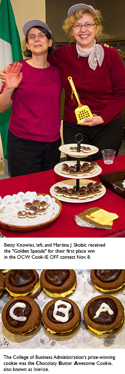 Winners with golden spatula and winning cookie. 