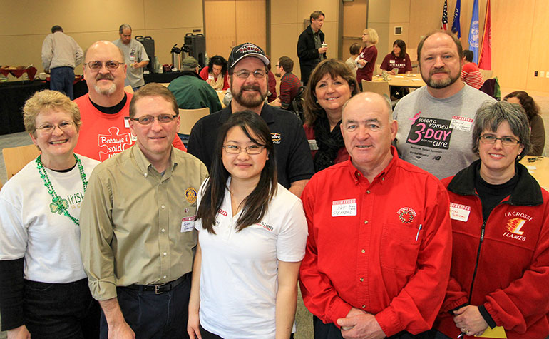 20130214_LIVE_MAROON_0027we Photo of a group of people.