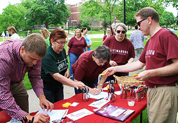 Group signing in fro LIVEMAROON.
