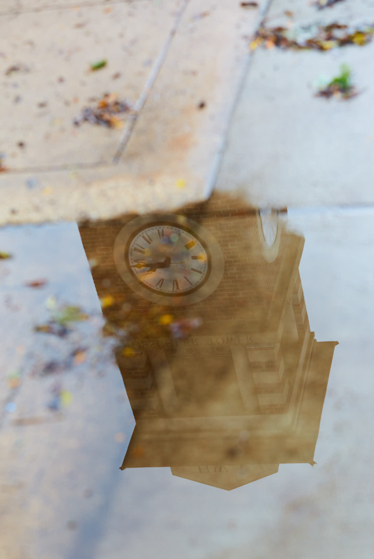 2016_uwl_clock_tower_reflection_water