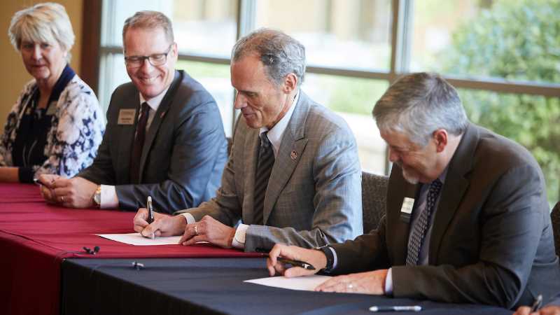 The signing of a new transfer agreement between UWL and Western Technical College opens up new pathways for students. From left, UWL CBA Dean Laura Milner, UWL Director of Admissions Corey Sjoquist, UWL Chancellor Joe Gow and Western President Roger Stanford.
Read more →