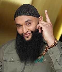 Azhar Usman, nationally-acclaimed and Chicago-based American Muslim comedian.
Read more →
