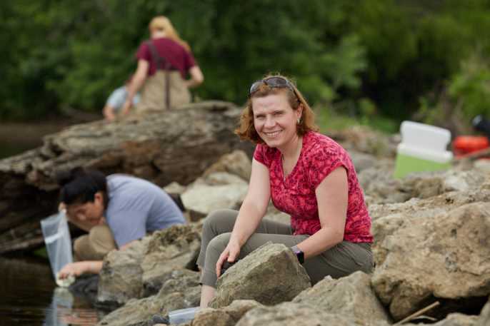 Nadia Carmosini, assistant professor of chemistry, said the class format kept students engaged, asking questions and meeting with her throughout the semester. “It made for so many more learning opportunities than a traditional lecture-based course,” she says. Here Carmosini conducts her research in collaboration with Greg Sandland, Biology, on the use of a copper-based pesticide for controlling the invasive Faucet Snail in Pool 8 of the Upper Mississippi River.
Read more →
