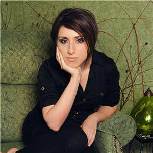 Photo of Joanna Burns. 