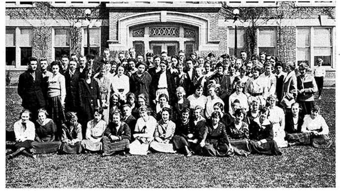 One of the first known photos of the Graff Main Hall lampposts appeared in the 1919 La Crosse yearbook with the junior class posing in front of the south entrance.
Read more →
