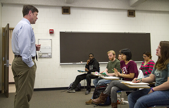 Ron Kind speaking in front of a UW-La Crosse class. 