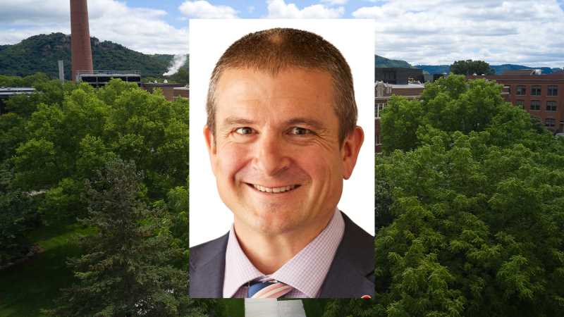 Jeff Meyer, development officer for the College of Business Administration, has over 16 years of fundraising experience in higher education.