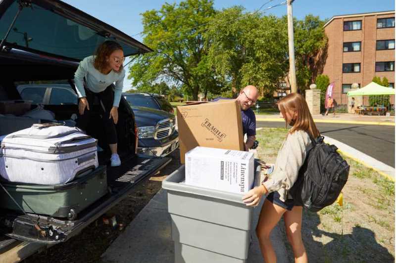 A student moves in at the UW-La Crosse campus in fall 2021.