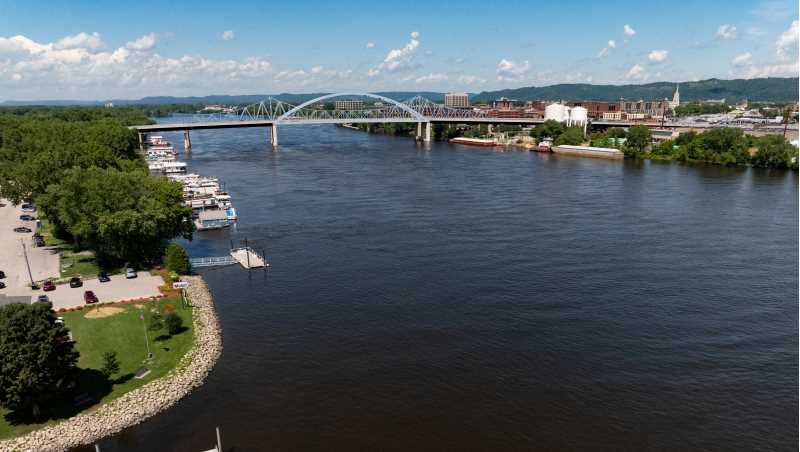 UWL has great resources to teach water-related courses with the Mississippi River and other waters not far from campus. Faculty regularly teach lab courses with field components that take advantage of the natural surroundings.