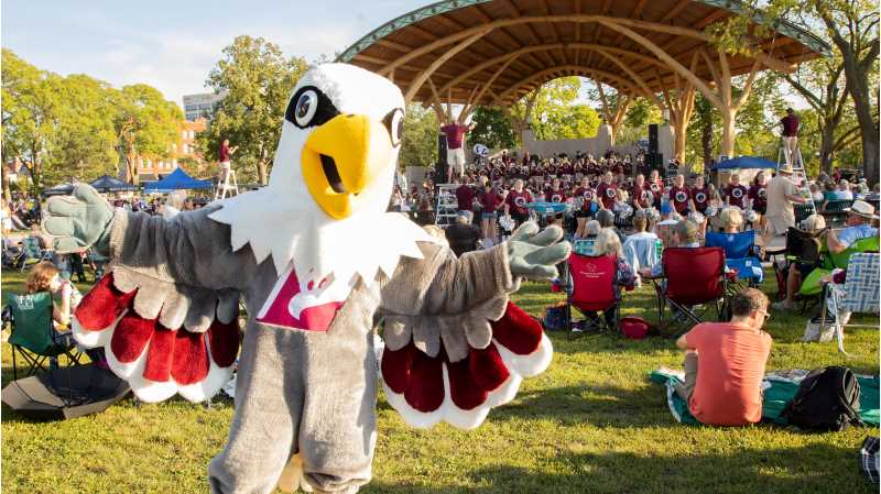 Learn more about UWL alumni events planned for 2023.