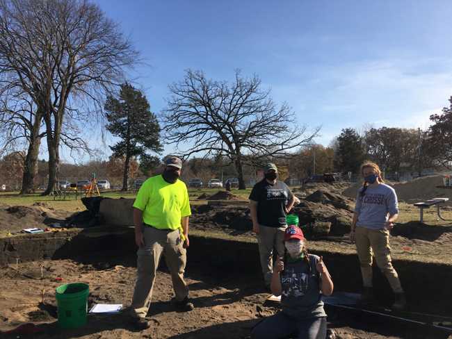 four alums at dig site in southern Wisconsin