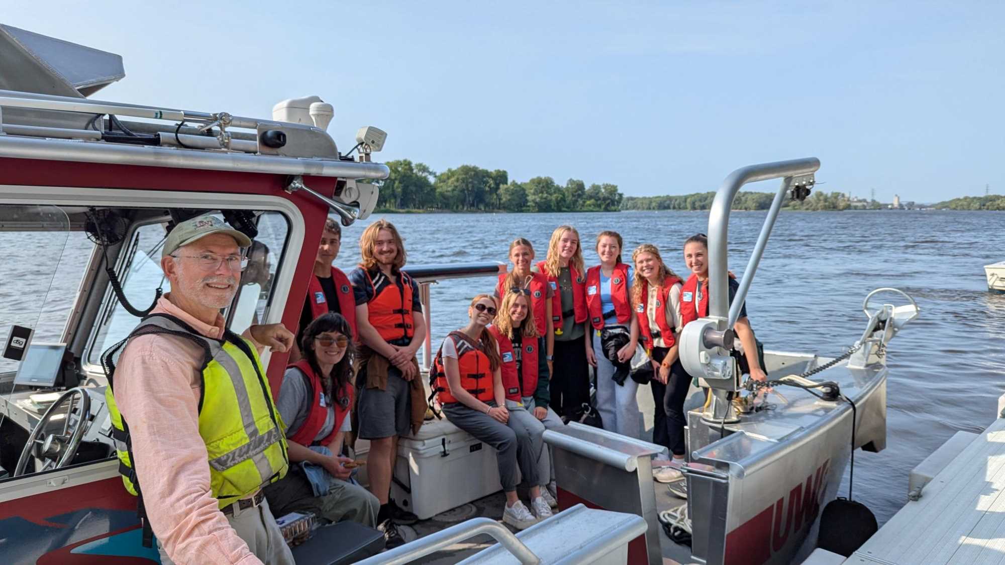 Students aboard Research Vessel Prairie Springs on the Mississippi River