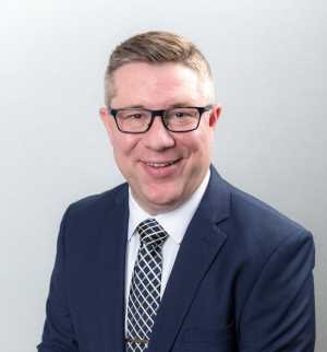 Dr. Chris Jochum