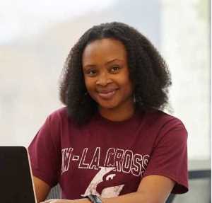 Portrait of Vanessa Mbuyi