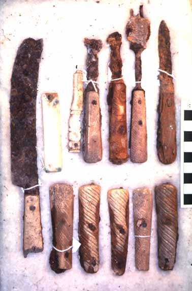 Bone handle artifacts