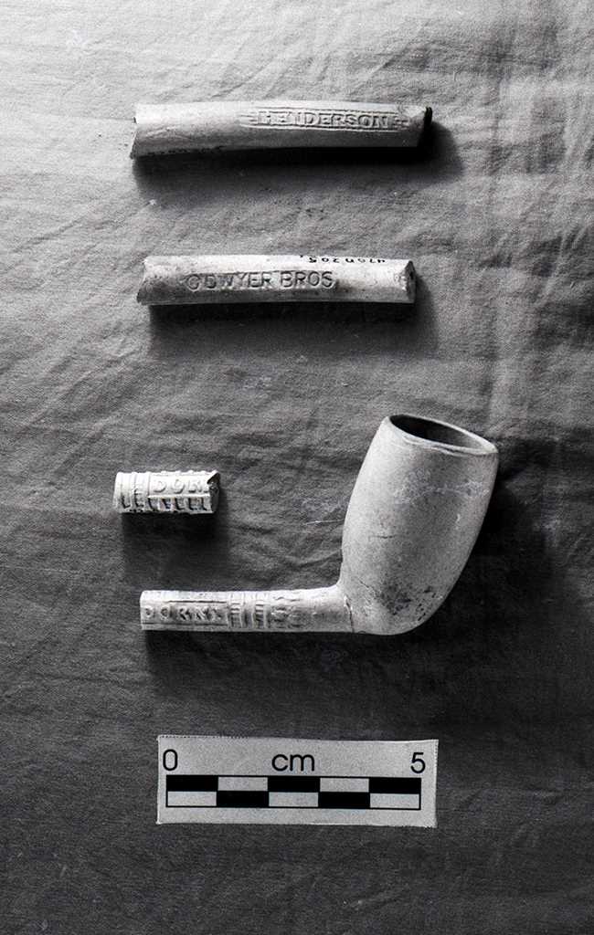 Clay pipes 