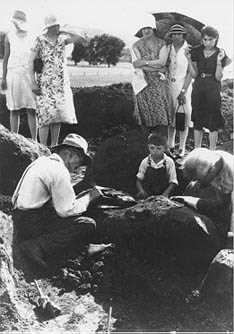 1920’s Onlookers