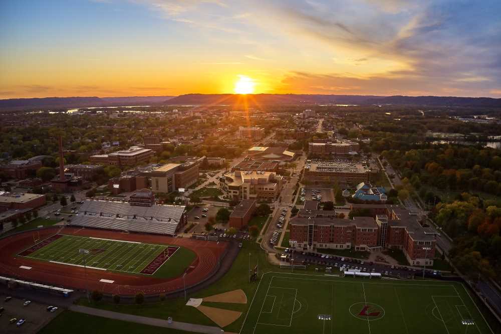 128 acres. 360 degrees of incredible. La Crosse is recognized as one of the best college towns in America with plenty to see beyond the campus limits. The campus is surrounded by rivers and bluffs for hiking, biking, kayaking and more. Take a short walk to historic downtown. 