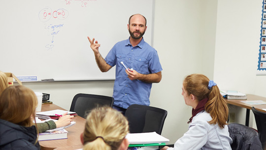 students with faculty advisor