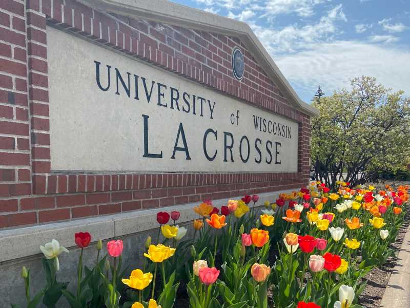 UWL Sign with Tulips