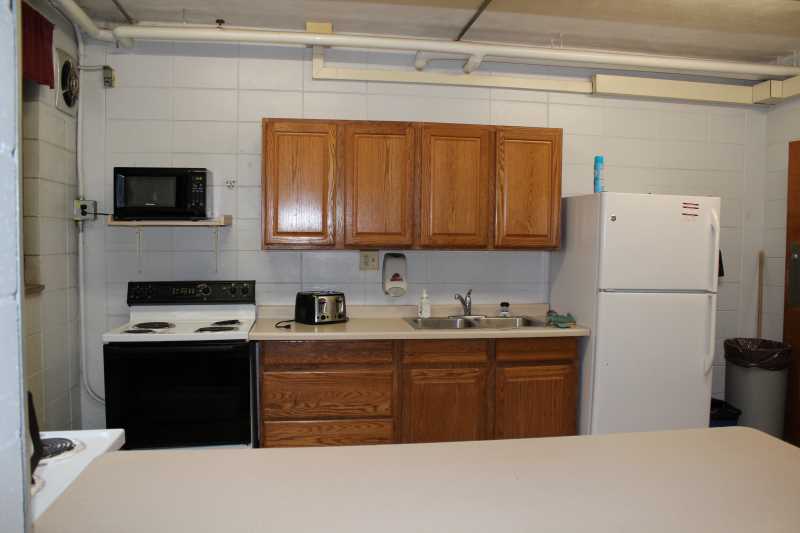 Coate basement kitchen 2.JPG