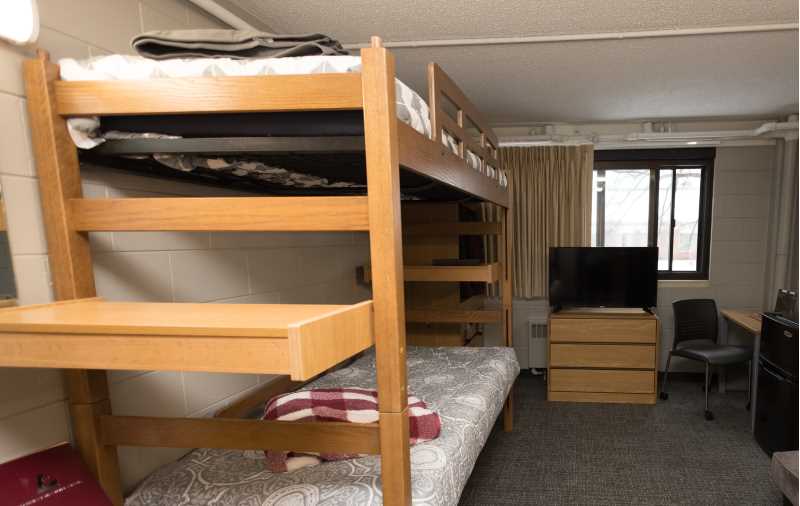 4 Bed shelf.jpg